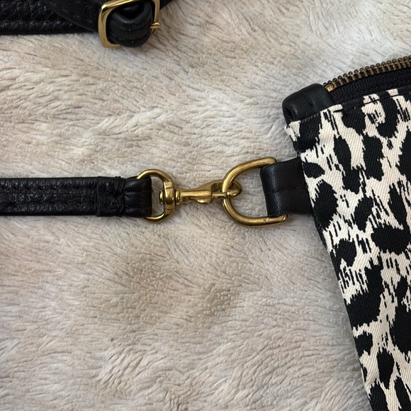 TOTEM - Picture 5 of 7